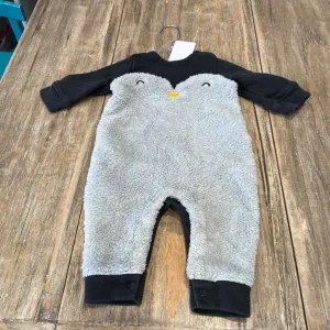 Gap Black penguin snap Ctnblnd Romper 3-6m