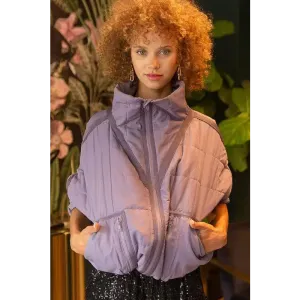 Quilted jacket with zipper closure